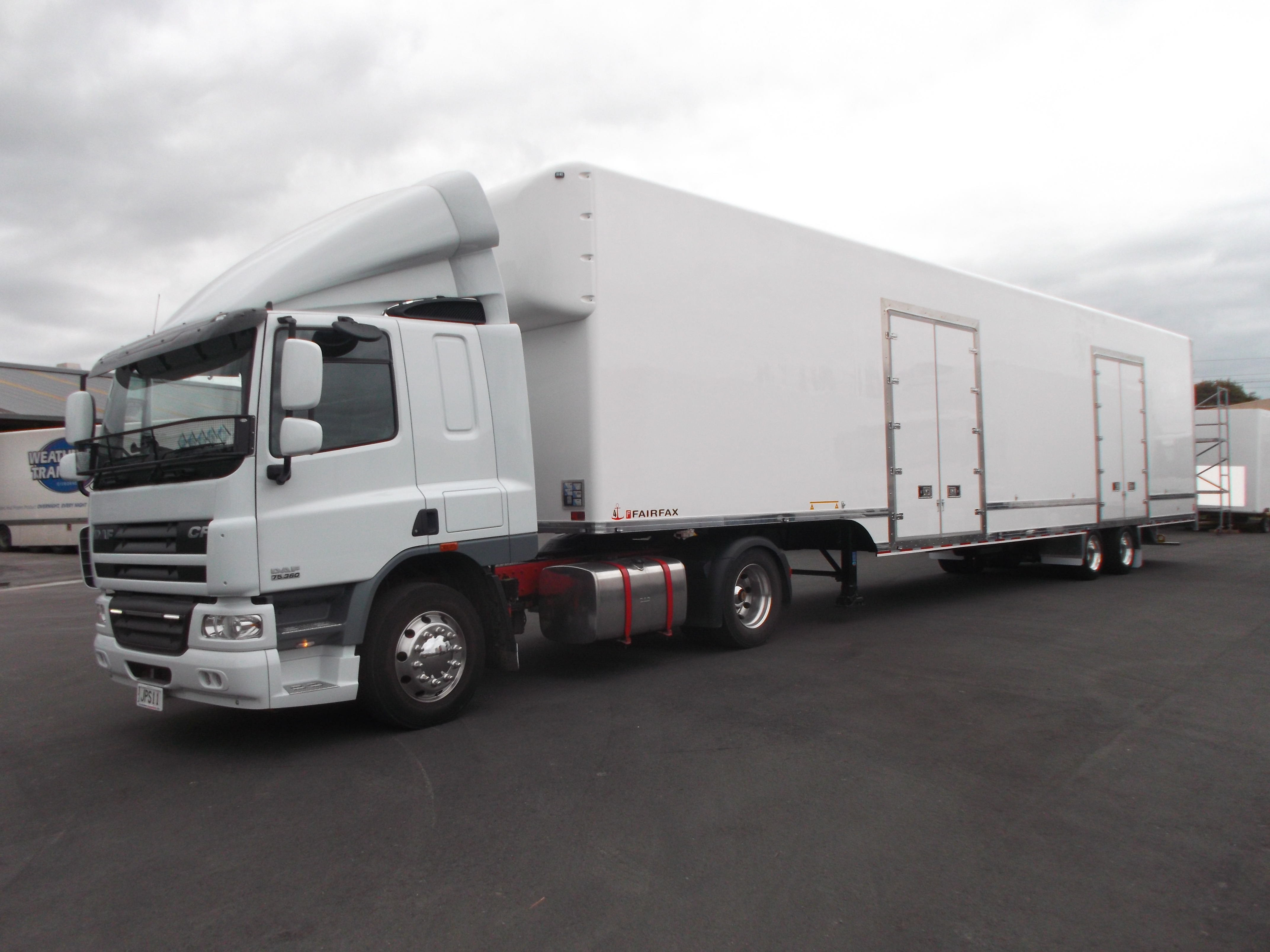 semi-trailer for furniture
